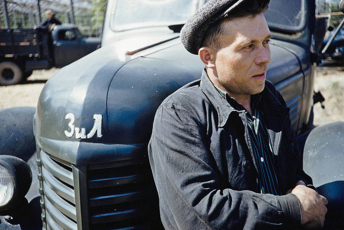 -585.    1956  ,       ,   .     ,     .