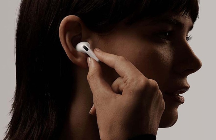 Apple   AirPods        