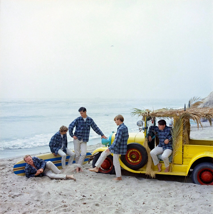 The Beach Boys.       "Surfin' Safari". North Bay, , 1962.