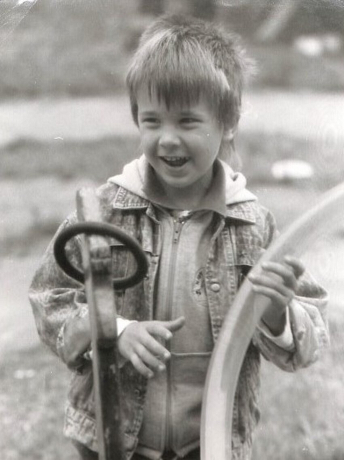 " ". , , 1995  , 90-, - ,  , ,  , , 