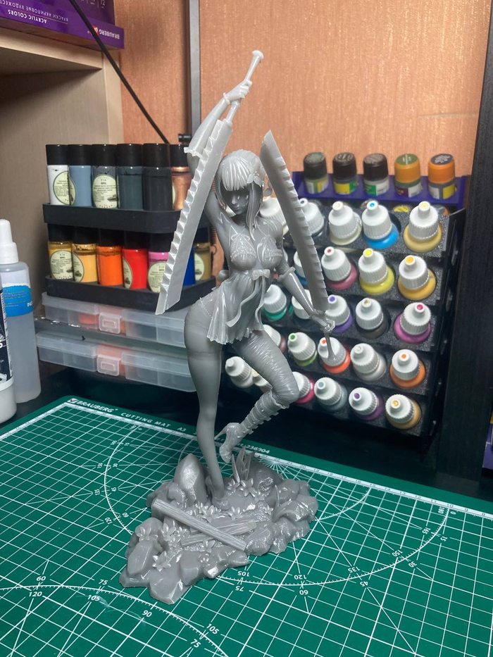 Всё промыто, отодрано от поддержек и засвечено, но пока не зачищено - везде видны пеньки, где эти самые поддержки были. Зато уже можно примерять.