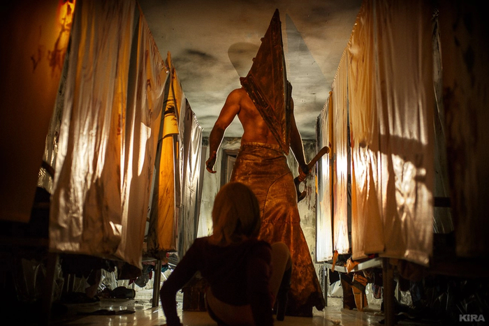 Silent Hill 2 | Maria & Pyramid Head , Maria, Silent Hill 2,  , Konami, ,  (), 