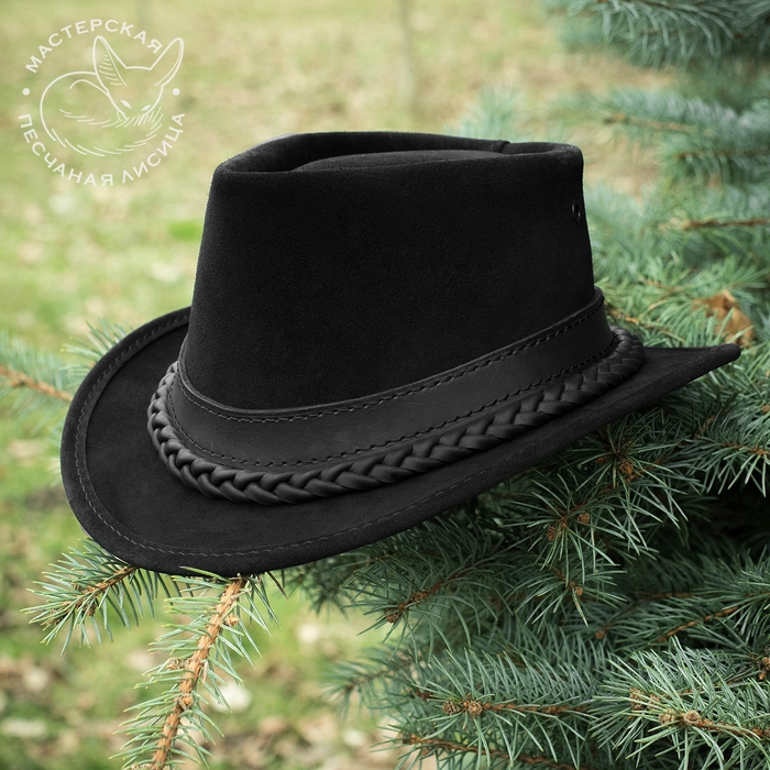 шляпа из кожи