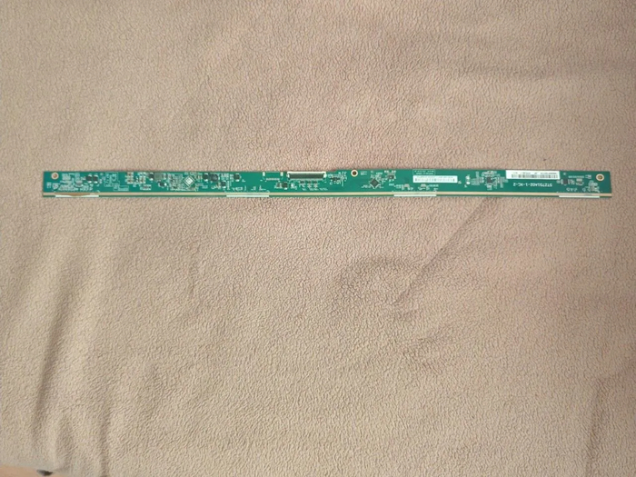 Та самая планка матрицы, в комментах правильно человек поправил, перепаять ее у нас негде из-за множества шлейфов, только использовать как донора.