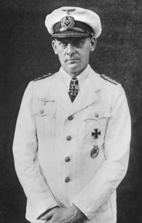 Капитан рейдера «Корморан» — фрегаттен-капитана Теодор Детмерс