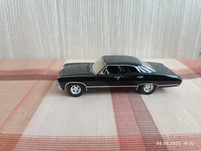 Greenlight 1:64 1967 Chevrolet Impala Sport Sedan