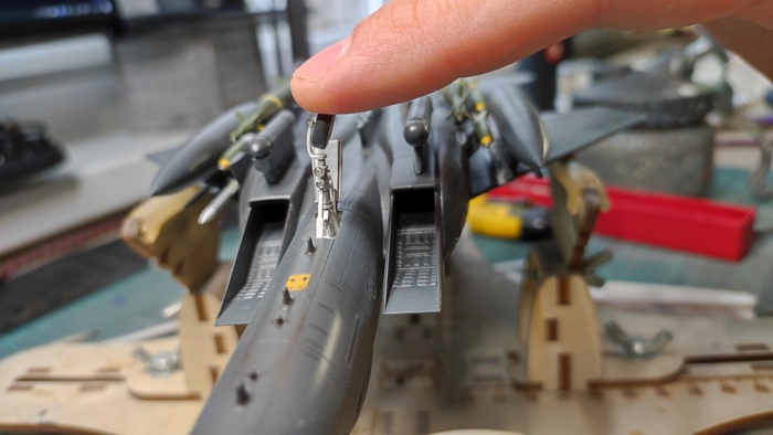 Передняя стойка капризничает как трезвая выпускница. Пришлось вставить ей стержень...