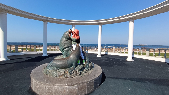 Это Самсон разрывал пасть льву, а мы просто играем в стоматолога.