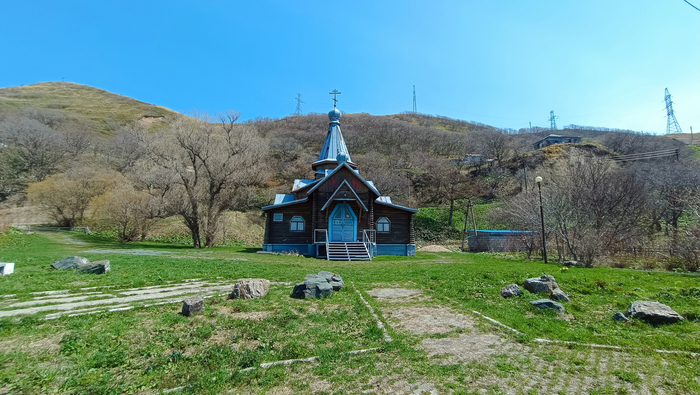 Здание совсем не выглядит обветшалым, хоть бездействует уже 17 лет.