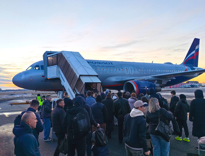 Некогда дома сидеть, в наше время российская промышленность большего внимания требует