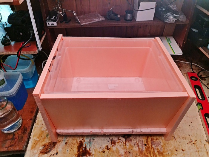 Внешний короб из пеноплекса.