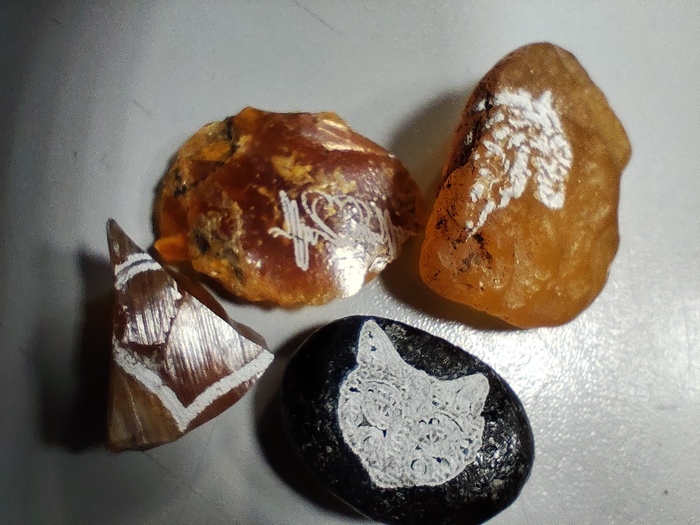 Рисунки на камнях