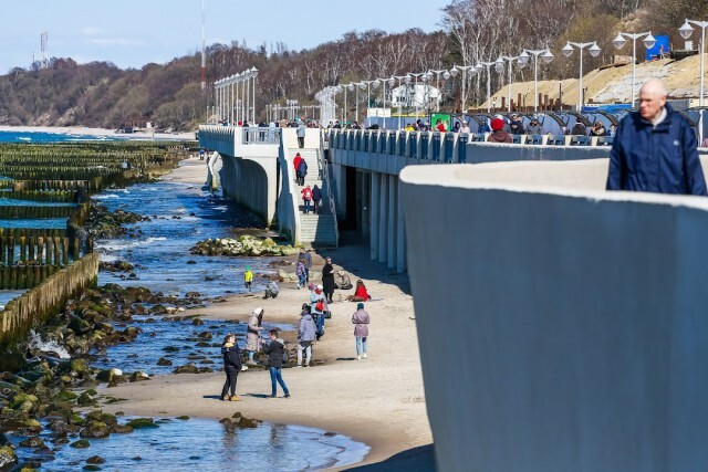 с пляжем вообще печально, его практически нет