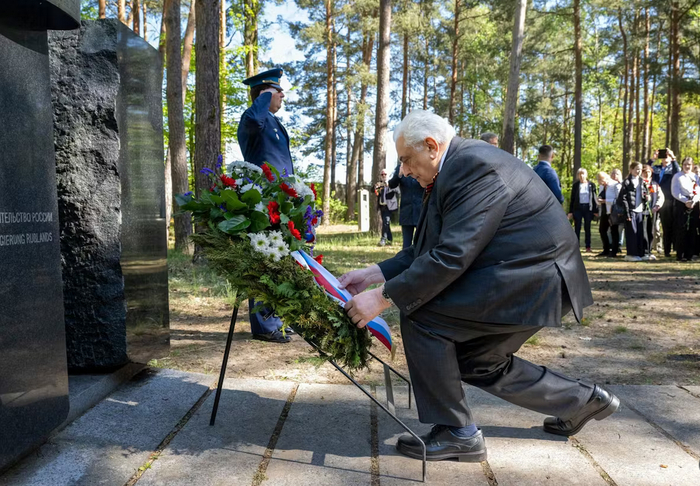 Berliner Zeitung:      :       " , , ,   , 80  ,  ,  , , , 