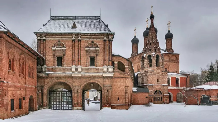 Крутицкое подворье в Москве