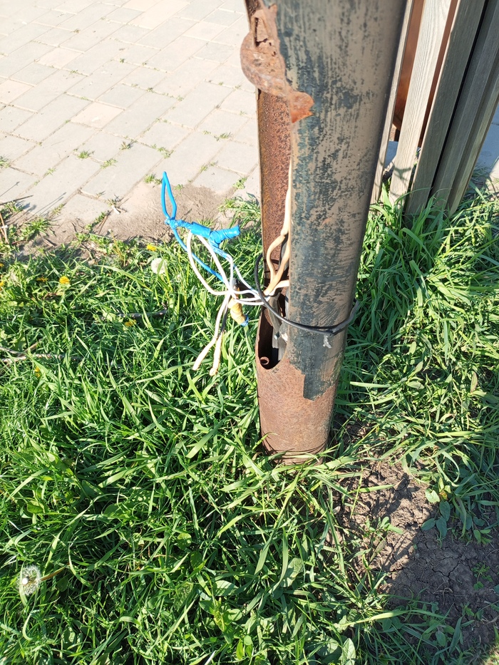 ТАК СТАЛО: Похоже на конструктор юного электрика. Но большинство ребятни не подозревают об этом (до изучения физики еще расти и расти). Но кто-то может и не дорасти.