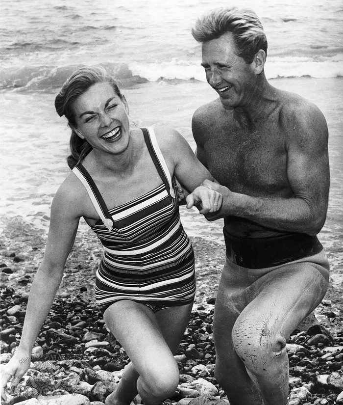    - " " (Sea Hunt, 1957 - 1961).   -  .