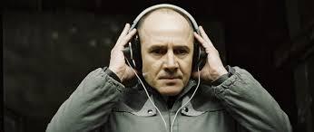 Das Mutterland h&#xF6;rt