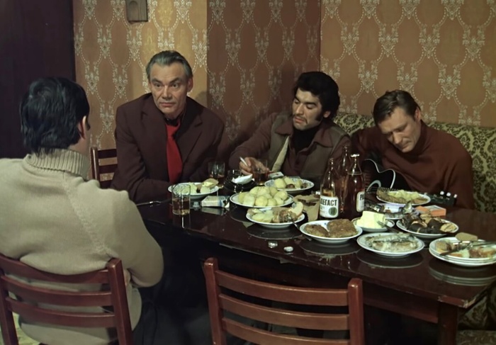 - А все-таки, Паша, ты - авантюрист! Искатель приключений... "Мужики!" Фильм, 1981 года