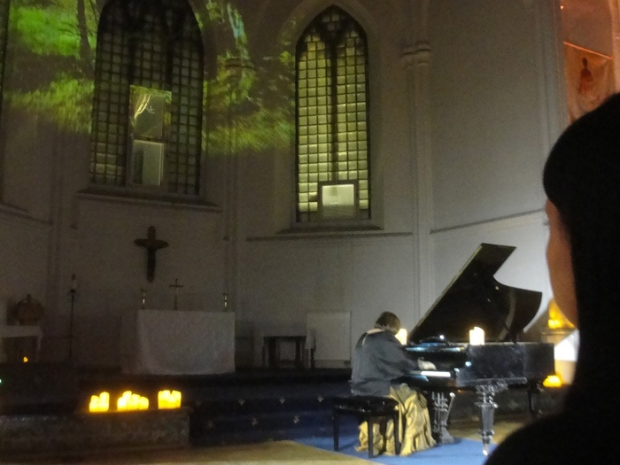 Марина Белашук на фортепиано