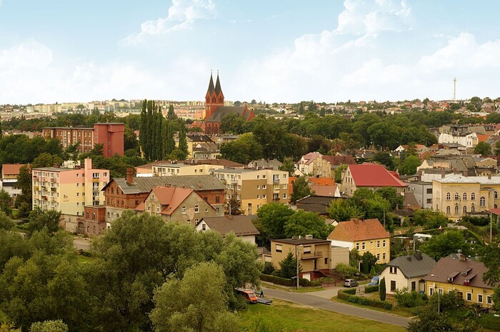Вид на неоготическую церковь Святого Анджея Боболи в городе Свеце (польск. Świecie). Agnieszka M. Собственная работа участника Викисклада (Wikimedia Commons) или РУВИКИ.Медиа.