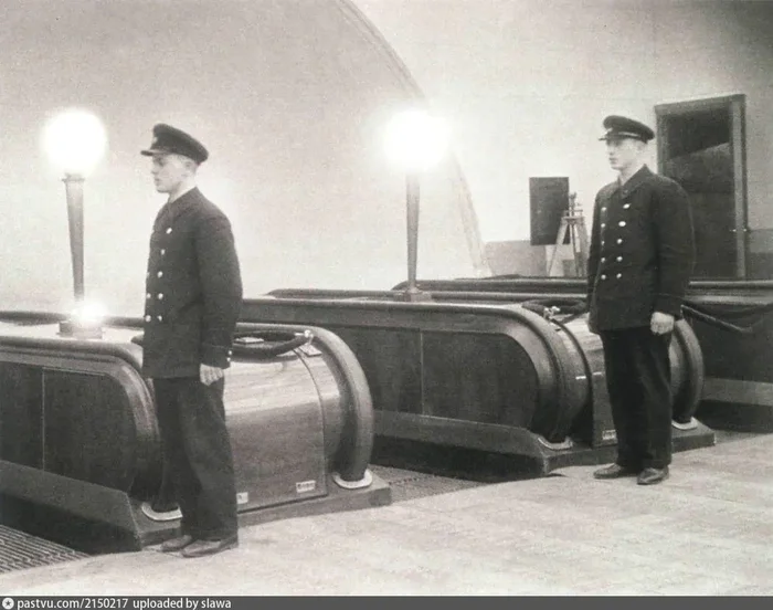 Как работало Московское метро в первые дни после открытия в 1935 году Хочу все знать, Познавательно, СССР, Метро, Москва, Техника, 20 век, История города, Москвоведение, Сделано в СССР, Яндекс Дзен (ссылка), Длиннопост, 1935, Транспорт, Общественный транспорт