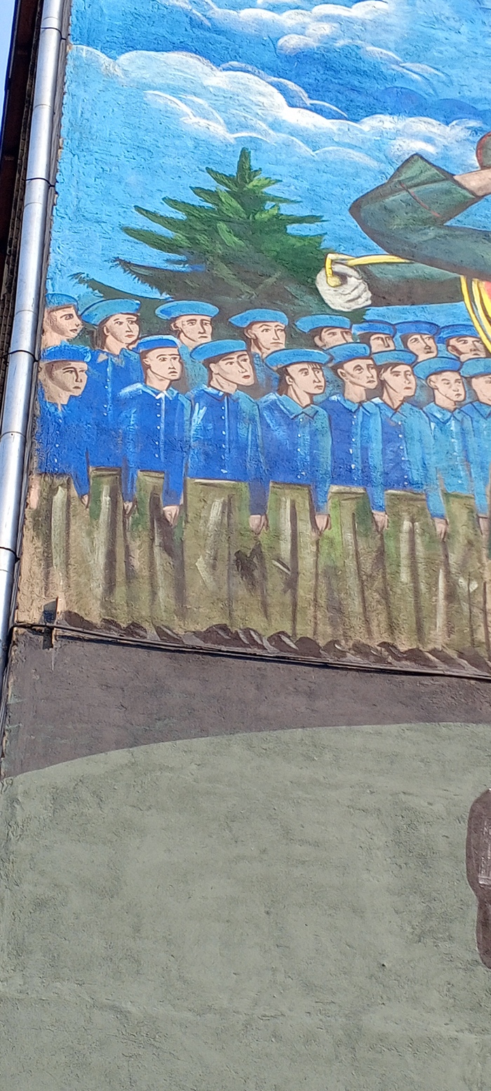 Дети-туристы из КНДР или Лаоса?