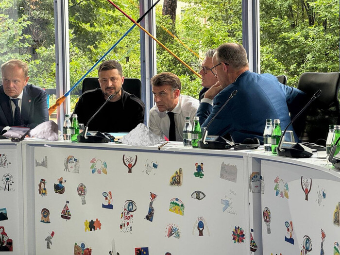 Ответ на пост «Сторонние наблюдатели»