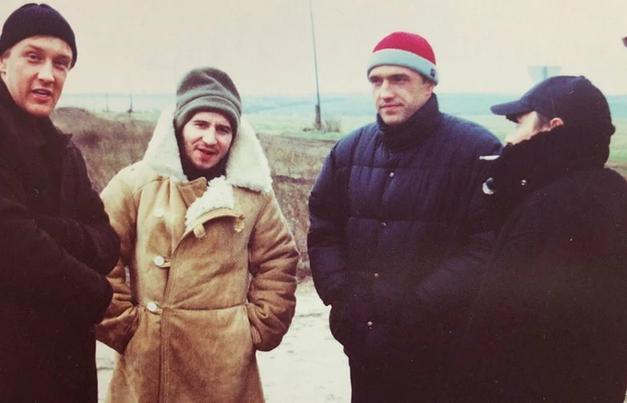 Спустя несколько лет вышла вторая часть фильма "Бумер". Этот фильм был посвящен именно погибшим членам съемочной группы фильма "Связной".