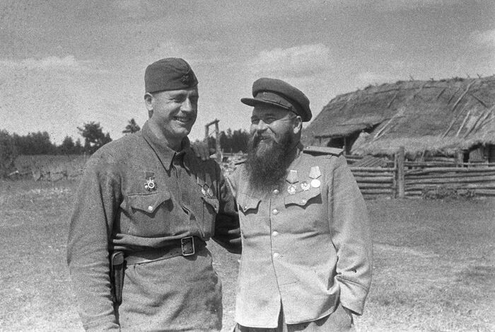  1-             ()     .  -  , 1944