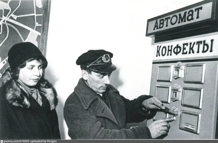 Как работало Московское метро в первые дни после открытия в 1935 году Хочу все знать, Познавательно, СССР, Метро, Москва, Техника, 20 век, История города, Москвоведение, Сделано в СССР, Яндекс Дзен (ссылка), Длиннопост, 1935, Транспорт, Общественный транспорт