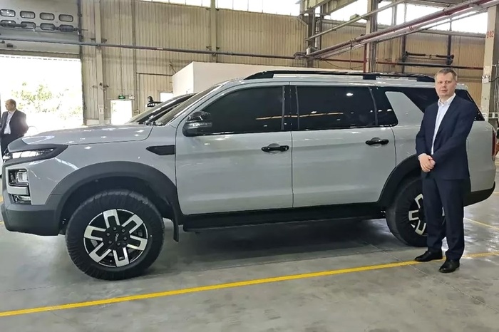 Новый УАЗ, точнее Sollers, 7 мест, АКПП, всё как мы любим!