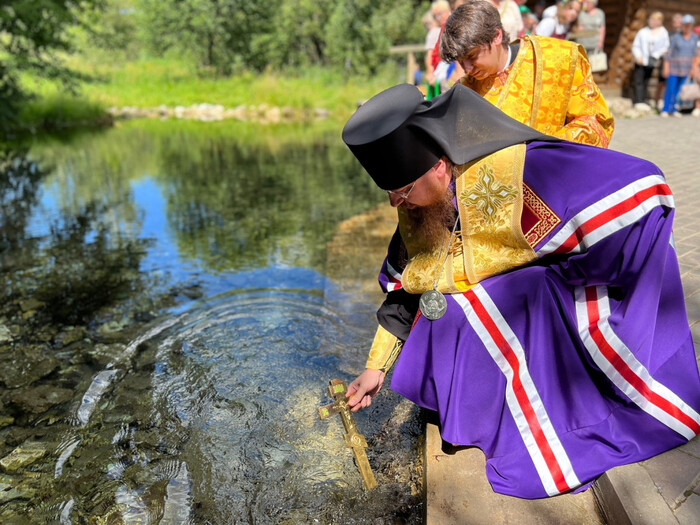  12 ,   <!--noindex--><a href="https://pikabu.ru/story/zhitelnitsa_veneva_zhivet_v_starinnoy_usadbe_i_odna_sledit_za_broshennoy_tserkovyu_18_veka_12745204?u=http%3A%2F%2Fvk.com%2Fepiskop_feodorit&t=vk.com%2Fepiskop_feodorit&h=db3eb5586b193cc69b93f1695874cb05222ef5fb" title="http://vk.com/episkop_feodorit" target="_blank" rel="nofollow noopener">vk.com/episkop_feodorit</a><!--/noindex-->