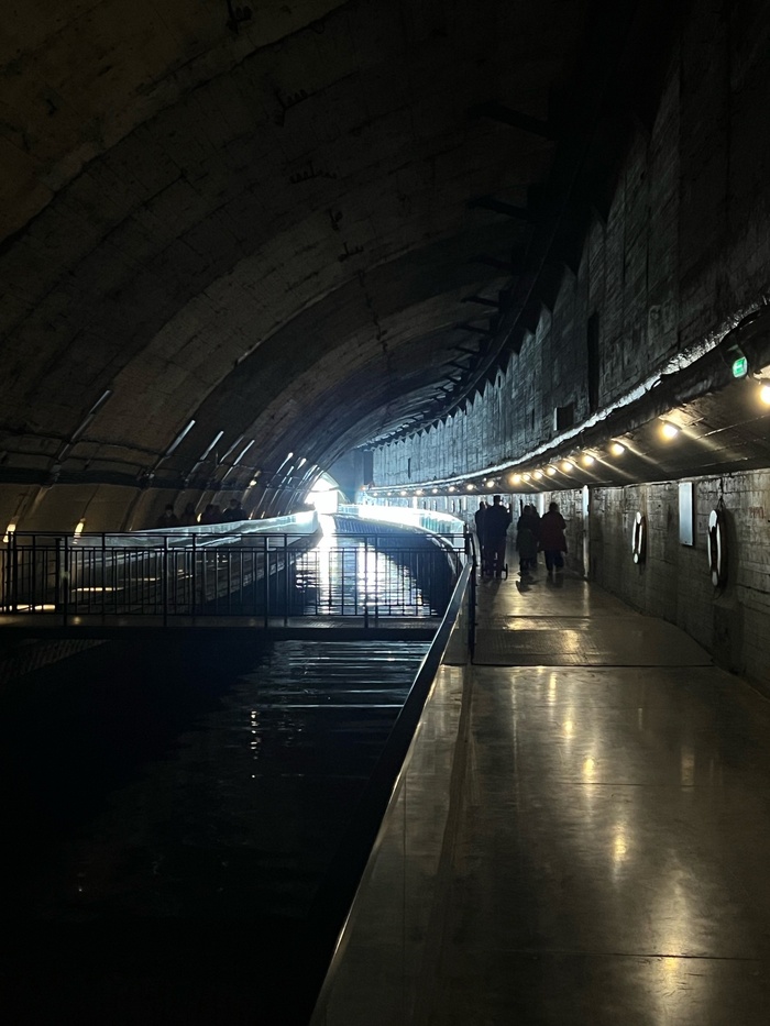 Морской канал в подземном комплексе Балаклавы.