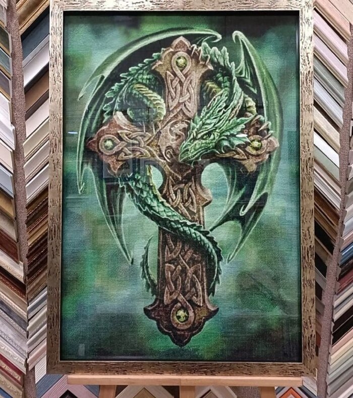 Самая грандиозная вышивка "Кельтский дракон" Размер работы 98х69 см. Вышивка заняла 3 года.