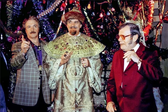 Интересные фотографии 90 -х (часть 115) 90-е, Детство 90-х, Ностальгия, Знаменитости, Эпоха, Фотография, Нонна Мордюкова, Римма Маркова, Modern Talking, Иван Демидов, Леонид Куравлев, Михаил Пуговкин, Юрий Яковлев, Старые песни о главном, Юрий Хой, Жанна Фриске, Чак Норрис, Джуна Давиташвили, Юрий Гагарин, Линда, Длиннопост