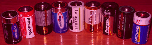 Всем знакомые еще с советских времен батарейки, что ставились в радиоприемники и часы.