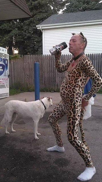 Вливаться в толпу нужно именно так