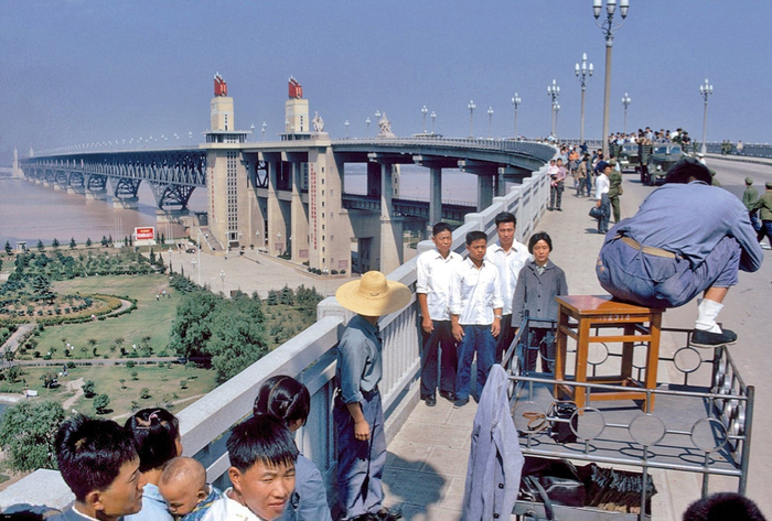 Большой нанкинский мост через реку Янцзы. 1973 год
