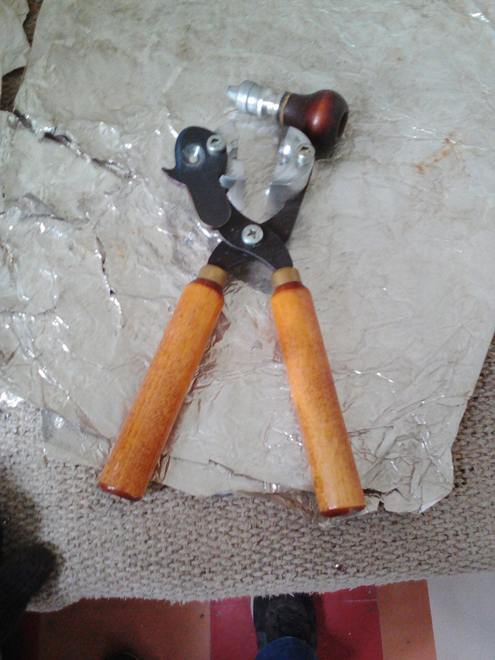 Пулелейка для литья пуль из свинца