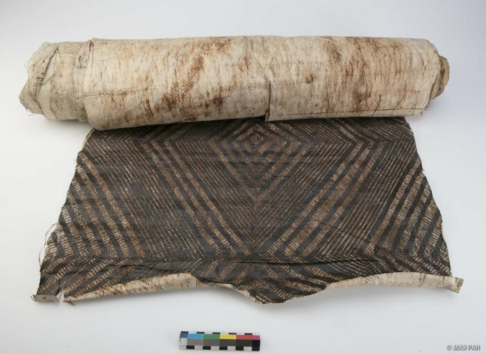 Тапа из коллекции Музея антропологии и этнографии им. Петра Великого (Кунсткамера) РАН. Фото с сайта <!--noindex--><a href="https://pikabu.ru/story/tapa_polineziyskaya__12785763?u=http%3A%2F%2FFiji.spb.ru&t=Fiji.spb.ru&h=186c9879c72b0cbc1ac6fd27a5ab038b699ee968" title="http://Fiji.spb.ru" target="_blank" rel="nofollow noopener">Fiji.spb.ru</a><!--/noindex-->.