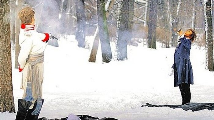 Фильм "Пушкин.Последняя дуэль". 2006 год. Режиссёр - Наталья Бондарчук. Актёры: "Дантес" - Роман Романцов, "Пушкин" - вездесущий Сергей Безруков.