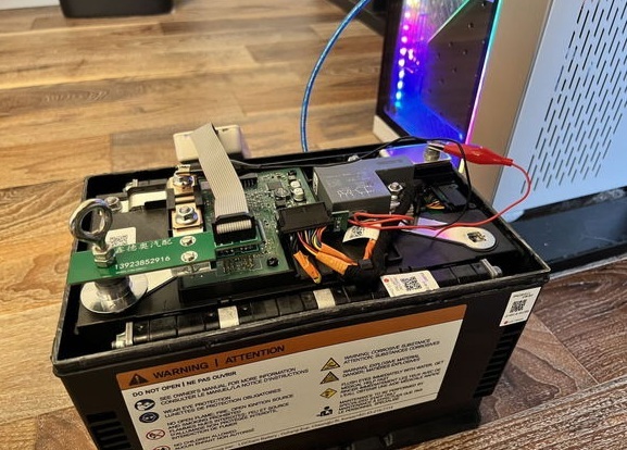 Подключение к АКБ для разблокировки BMS и последующей зарядки.