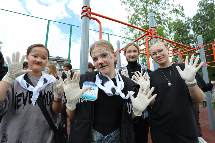 «Эвалар» и самый известный стрит-художник России GOOZE_ART создали мурал на Алтае