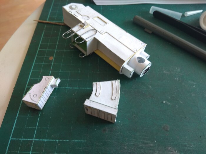 Магазин и рукоять в сборе