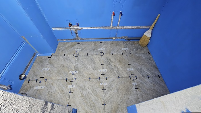 Работы в первом санузле