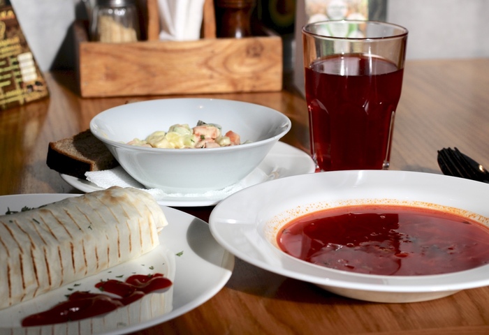 Вегетарианский бизнес-ланч в 2019 году: оливье, борщ, шаурма, морс