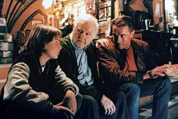 13 июня 1993 года состоялась премьера фильма «Последний киногерой», дословно — «Последний герой боевика» - Серия Годовщина фильма, Голливуд, Боевики, Актеры и актрисы, Арнольд Шварценеггер, Фильмы, Видео, YouTube, Короткие видео, Длиннопост