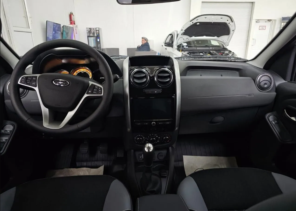 Wanted to buy a new Lada Largus Cross-2025, calculated the loan and changed my mind. In the end, I took another car - Negative, Prices, Greed, Services, Auto, Motorists, Transport, Lada, AvtoVAZ, Trade, Salesman, Sale, Yandex Zen (link), Longpost