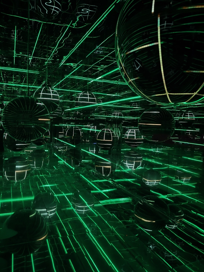 Снова сферы, снова цвета.